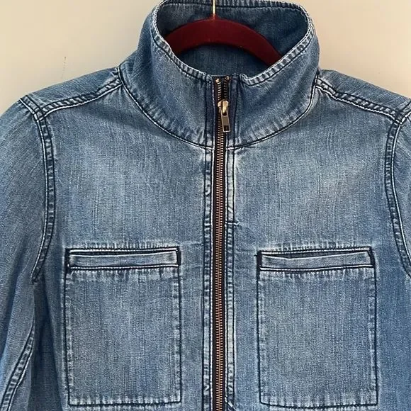 GAP- Denim jacket 💙 size Small - Picture 2 of 8